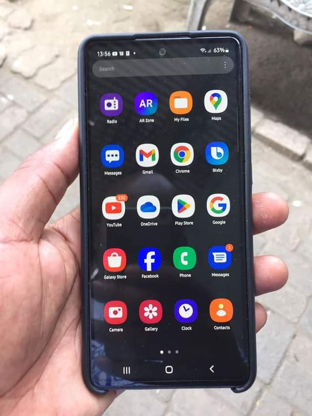 A picture of Samsung a72 128gb Ram 8 Camera kali sana Tsh 260