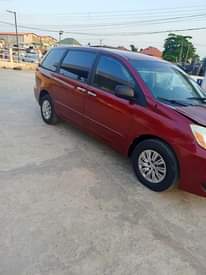 A picture of 2005 Sienna