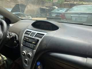 A picture of Yaris 08 manual transmission