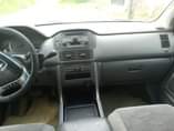 A picture of Honda Pilot 2004 Sound and steaming engine Smooth Automatic gear