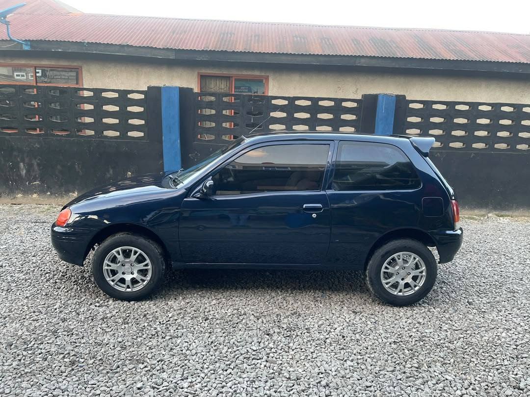 A picture of TOYOTA STARLET
