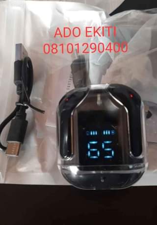 A picture of Original brand new T2 maginetic earpod with fingerprints and digital