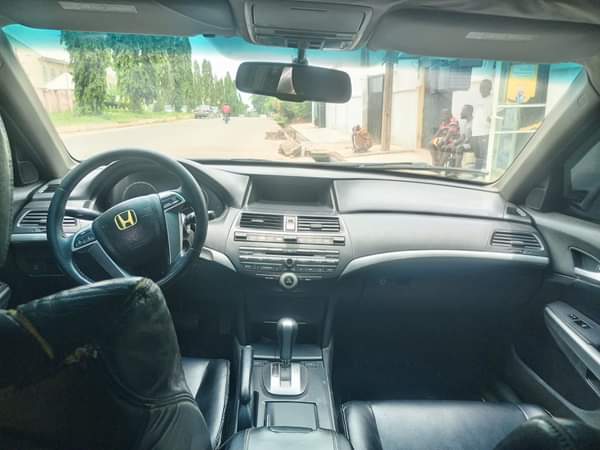 A picture of Honda Accord 2009 model First body Untempered Engine and Gear