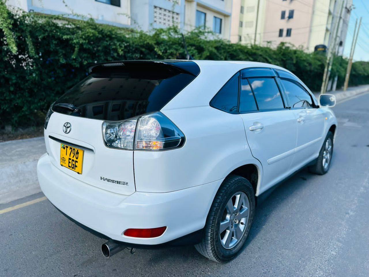 A picture of TOYOTA HARRIER NEW MODEL NAMBA E PIGA 255 714 550