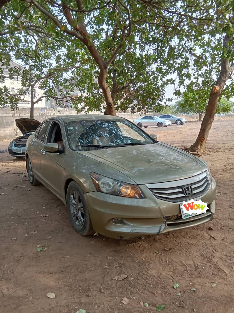 A picture of Honda Accord 2012