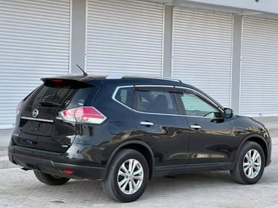 A picture of 2014 Nissan E trail Black
