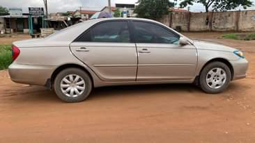 A picture of Nigerian used 2006 Toyota Camry LE Clean first body car