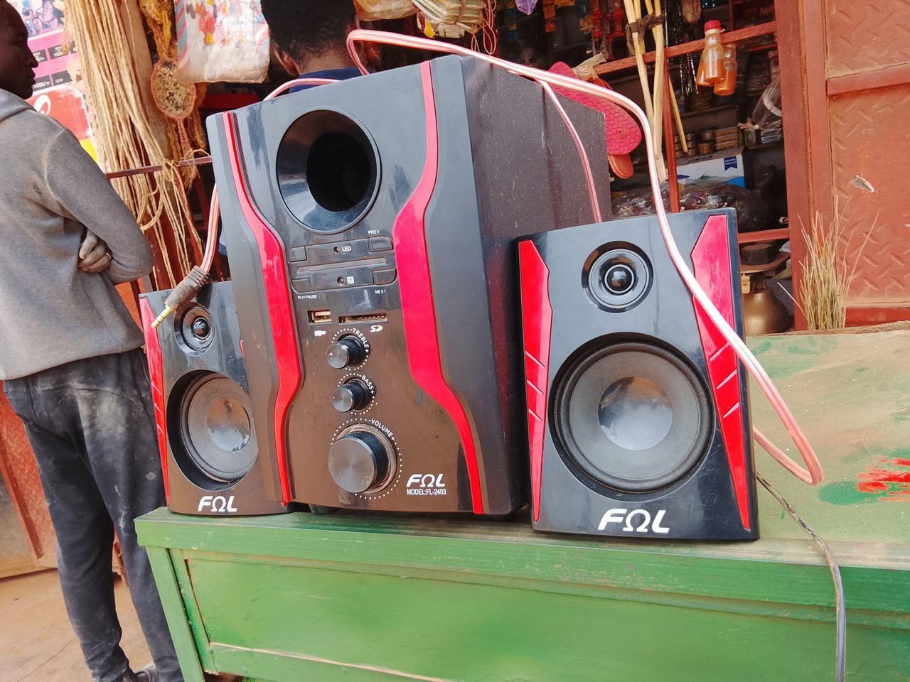 A picture of Fnl sub woofers