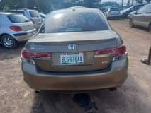 A picture of 010 Honda accord