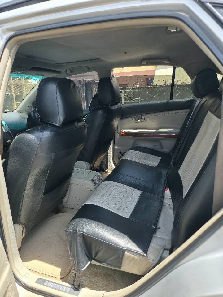 A picture of Lexus RX350