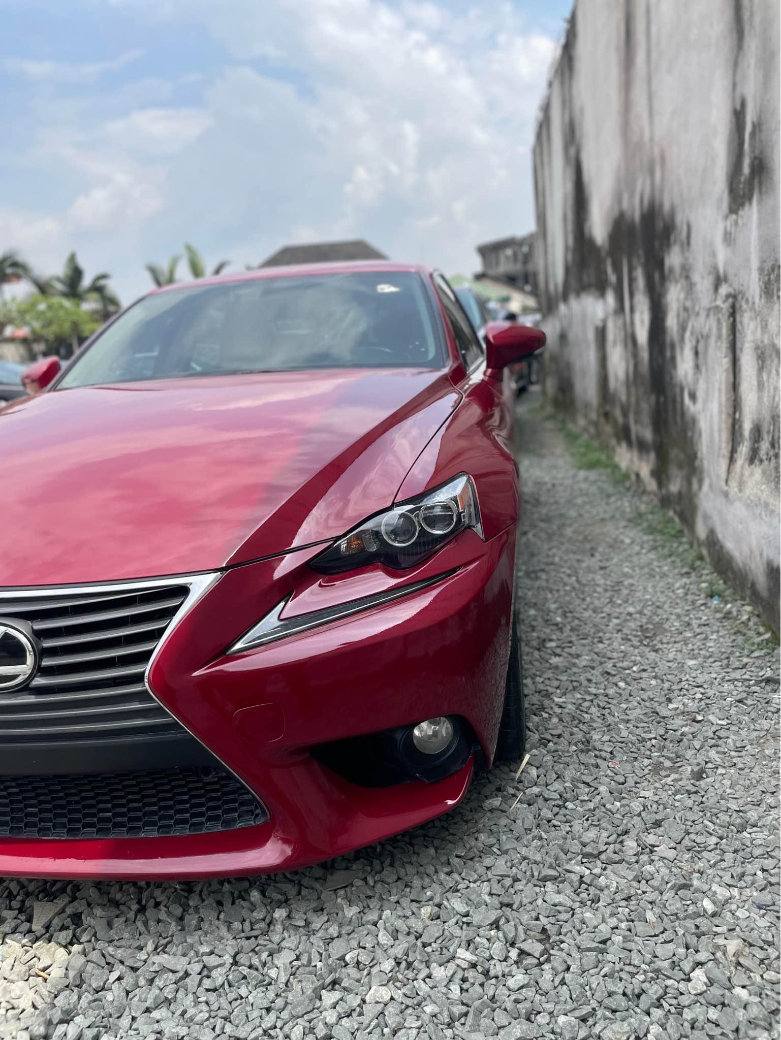A picture of LEXUS IS250