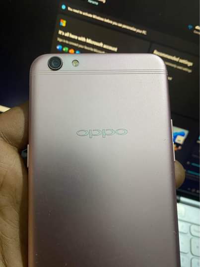 A picture of Oppo R9sk Rosegold 128GB Ram 6GB