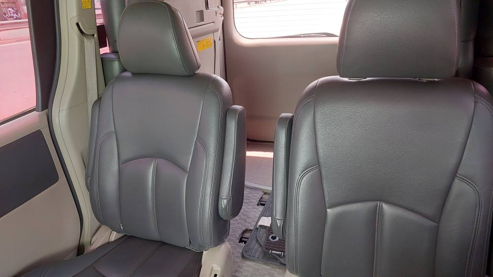 A picture of TOYOTA NOAH