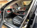 A picture of Lexus ld460 2008 model first body pan full option Engine