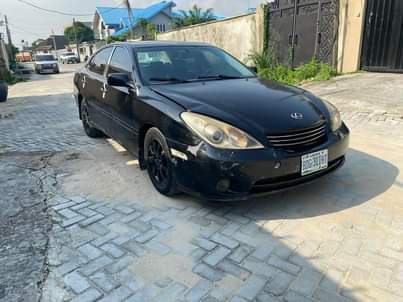 A picture of Partly First body Es300 Lexus 2003 with a very sound