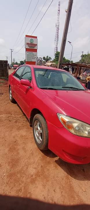 A picture of Toyota Camry 2 4