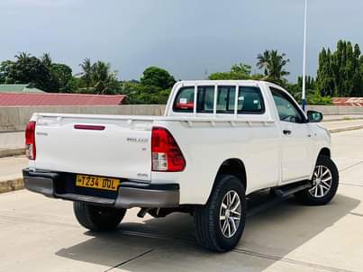 A picture of Inauzwaa Toyota Hilux Tsh 68M For sale Toyota Hilux U