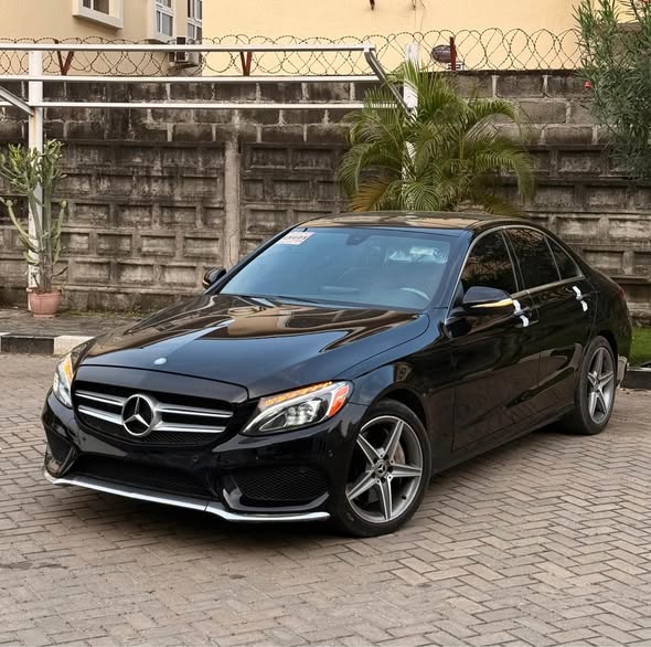 A picture of Mercedes Benz C400 2018