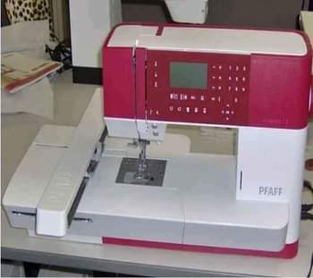 A picture of Auto sawing machine
