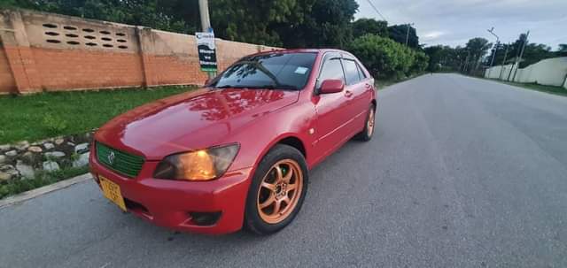 A picture of Alteza milion 4.9 Ipo mwanza Automatic Engine safi 0784857610 kama_una_uza_gari_lako_nitumie