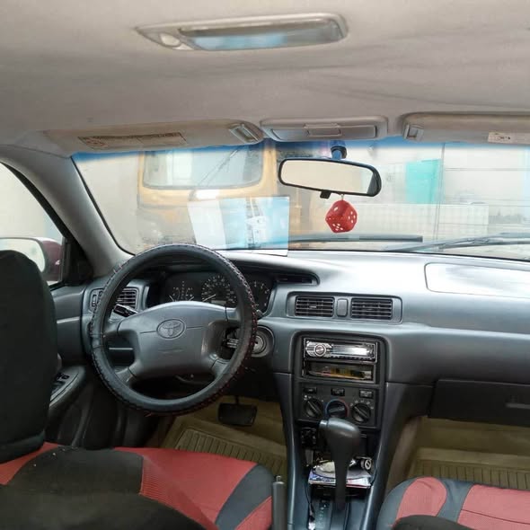 A picture of 2001 Toyota Camry