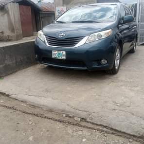 A picture of Highest grade Toyota sienna 2011 model xle sound engine gear
