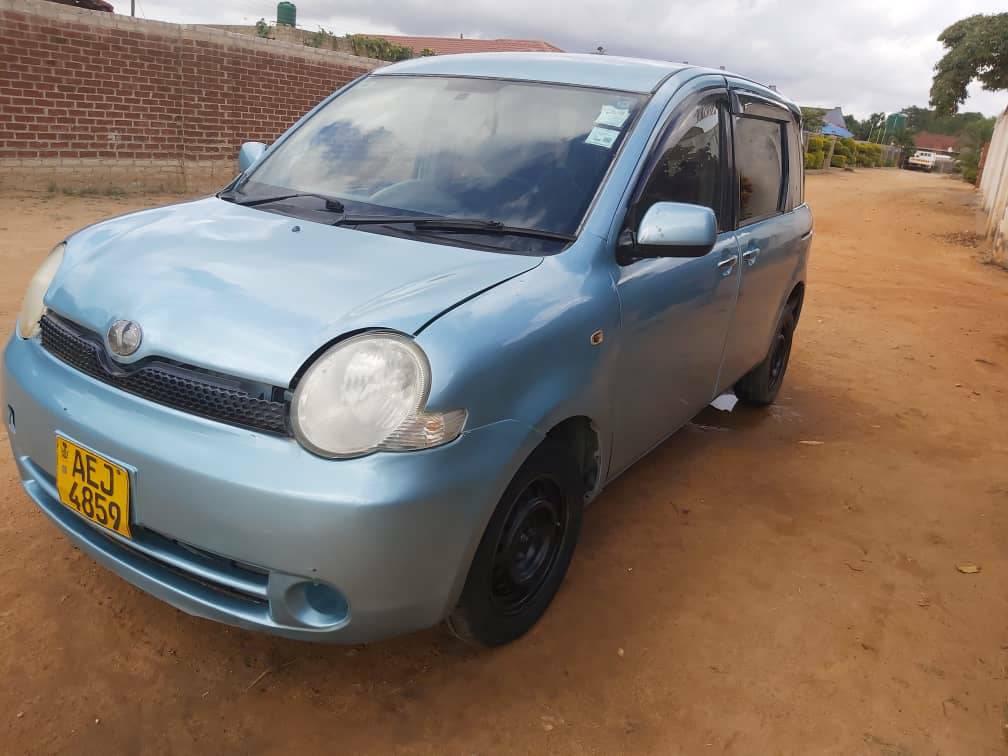 used toyota sienta