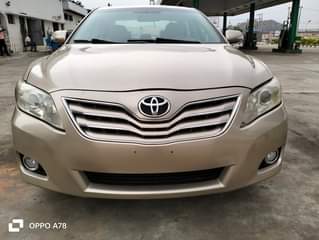A picture of Extremely clean 2011 Toyota Camry Very sound 4 plugs venza