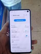 A picture of Samsung galaxy s10e
