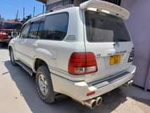 A picture of WhatsApp call 255 762 483 424 2002 TOYOTA LANDCRUISER V8