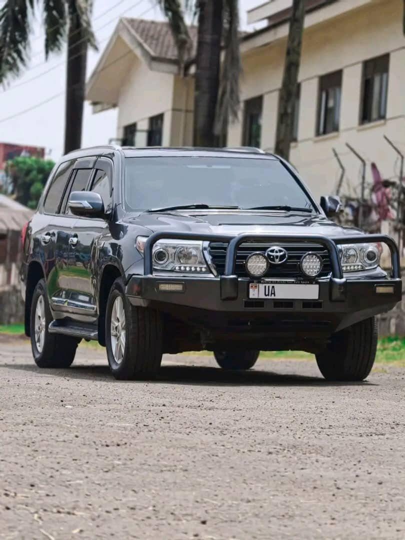 A picture of 2014 Toyotalandcruiser vxr