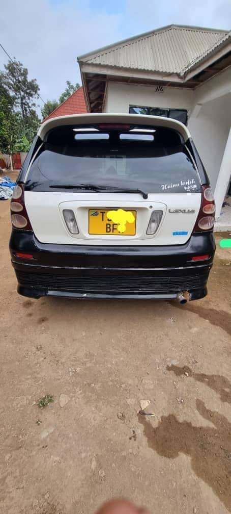A picture of 2002 Toyota Nadia B