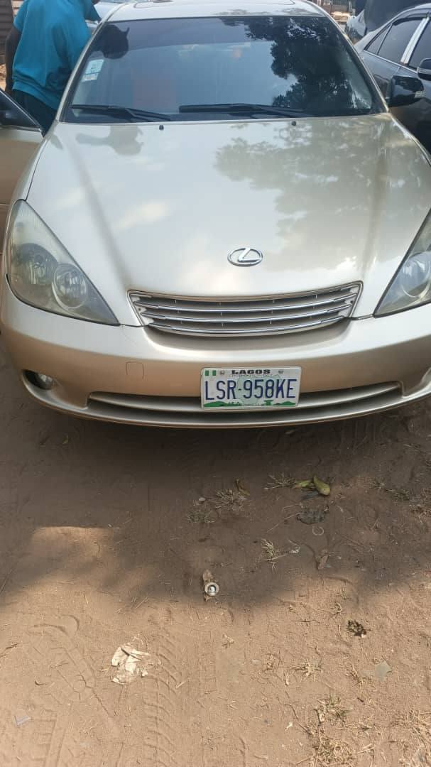 A picture of 2005 e330 used first body