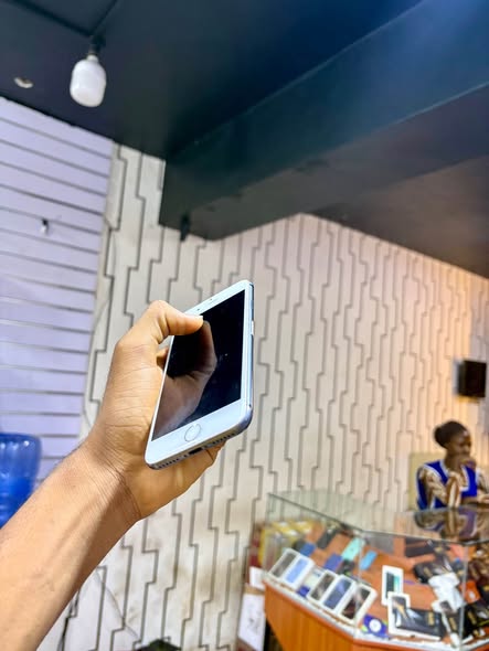 A picture of IPHONE 8