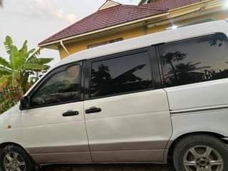 A picture of toyota noah