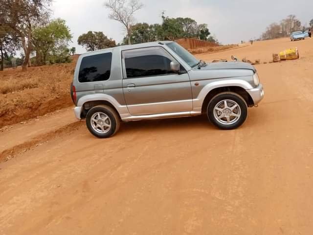 used mitsubishi pajero