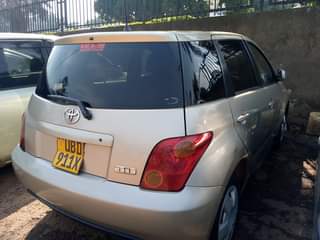A picture of TOYOTA IST