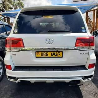 A picture of Land cruiser V8 VXR