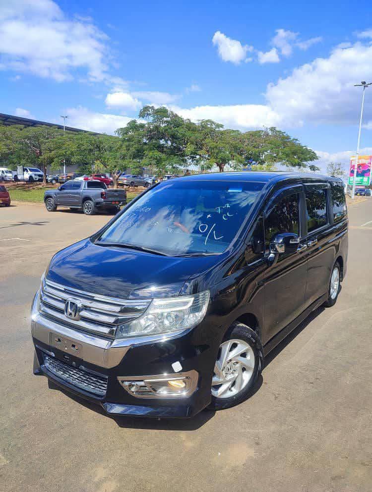 A picture of UNREGISTERED HONDA STEPWAGON SPADA. 0990406712 