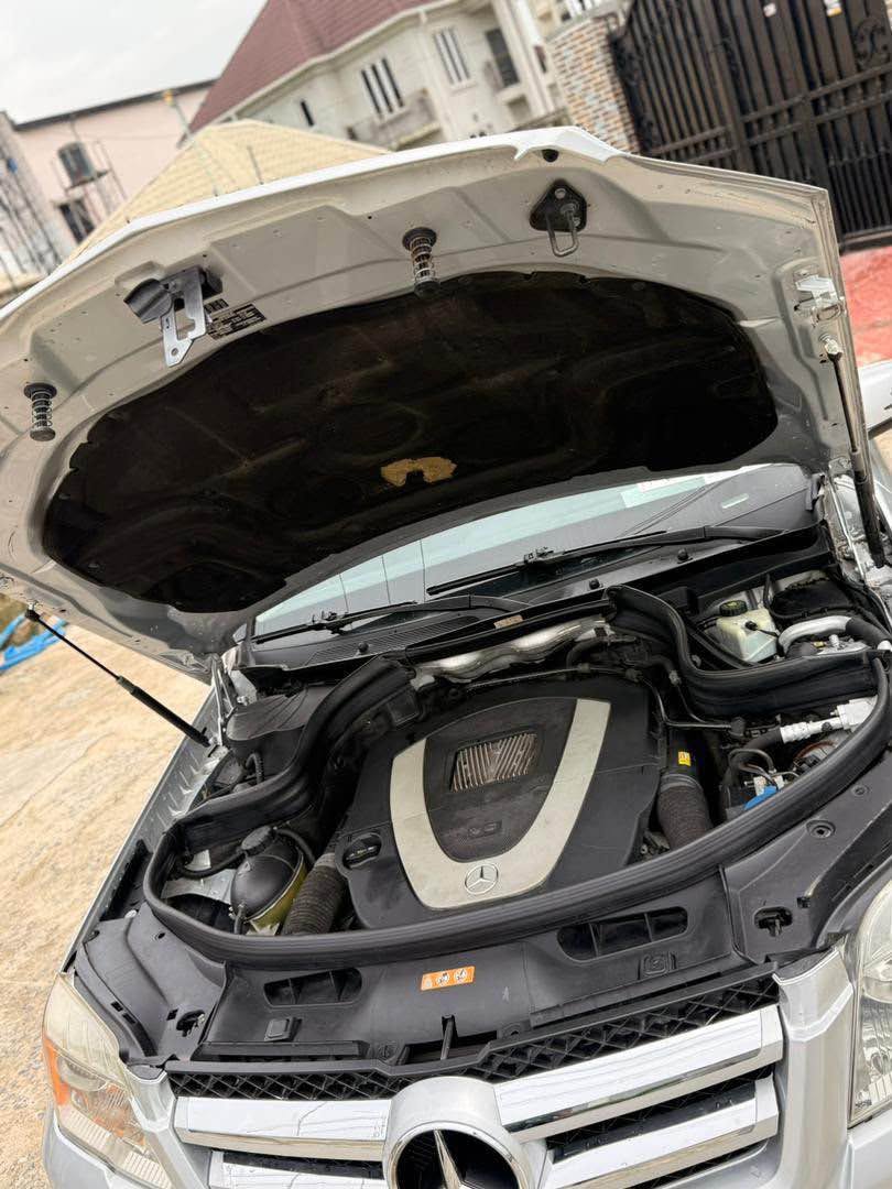A picture of DIRECT BELGIUM MERCEDES BENZ GLK350 2011