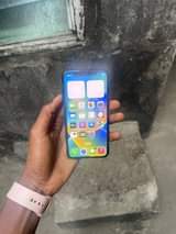 A picture of Iphone xs no face id true tone working little line