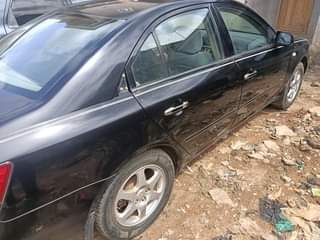 A picture of Hyundai Sonata 07