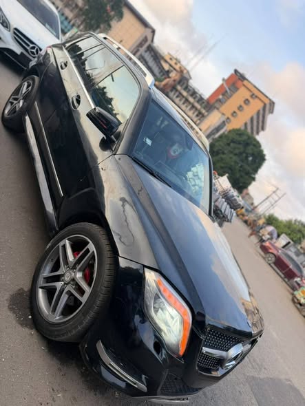 A picture of 2010 2015 Mercedes Benz glk350