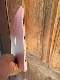 A picture of iPad Air 4 256GB