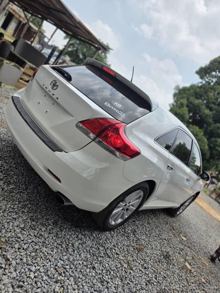 A picture of Toyota Venza 2012