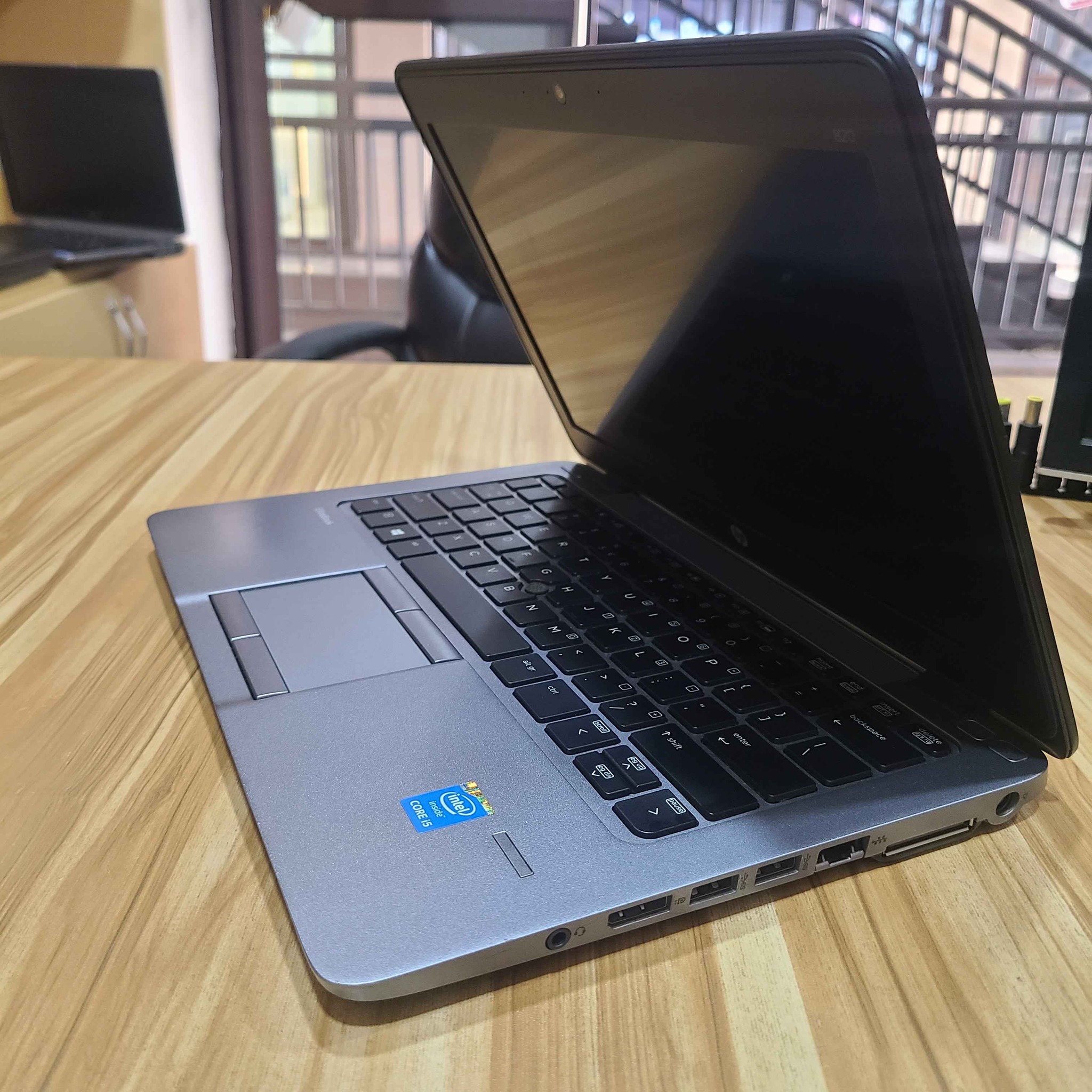A picture of Fast and Mobile HP Elitebook 820 G2 i5 8GB RAM