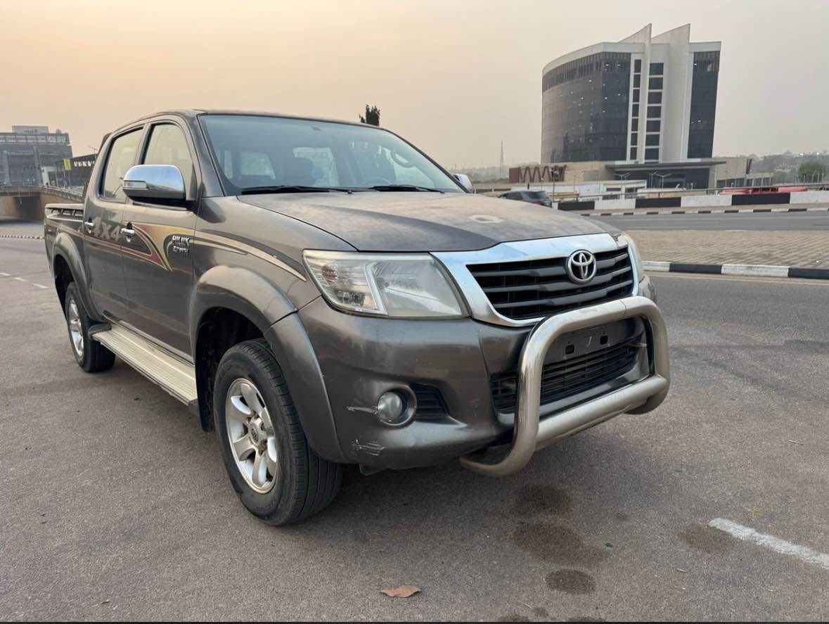 A picture of 2013 Toyota hilux 08162815326