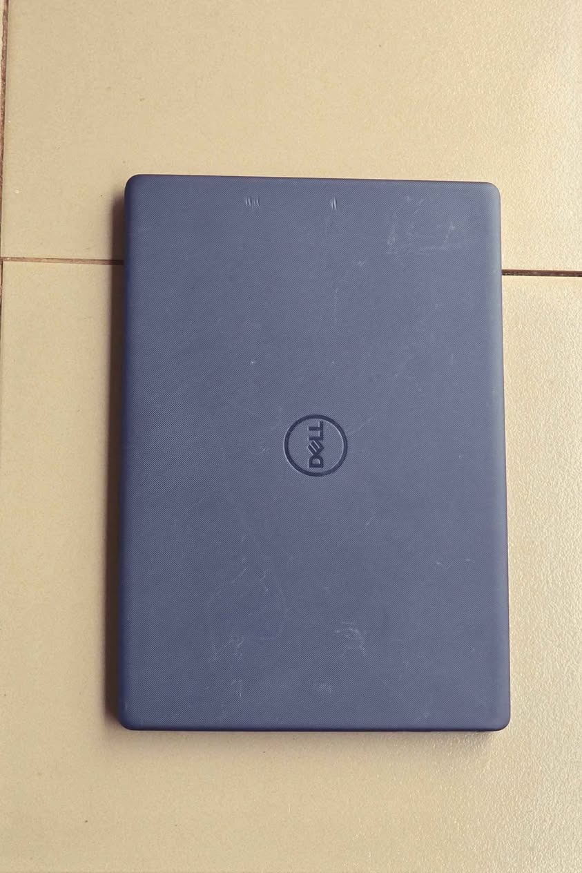 A picture of Dell Vostro 11th Gen core i3 machine with 1Tb HDD