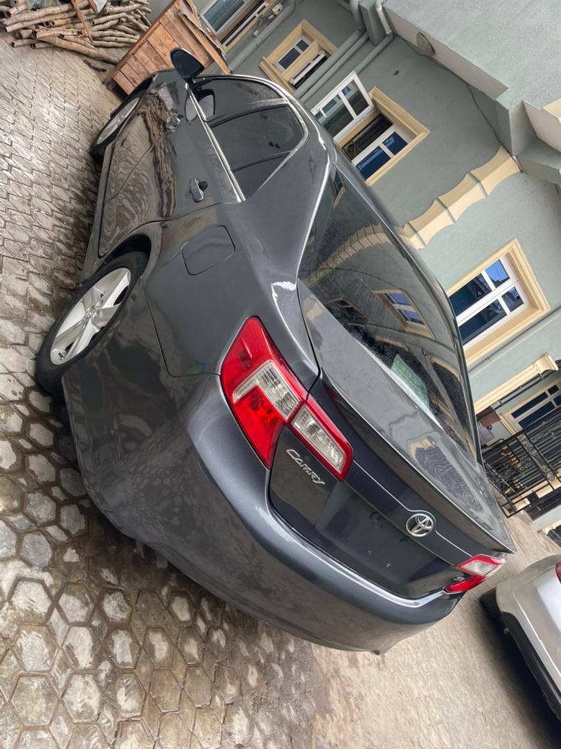 A picture of Toyota camry 013