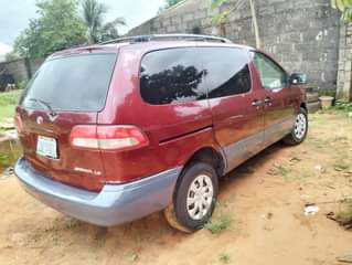 A picture of Toyota Sienna